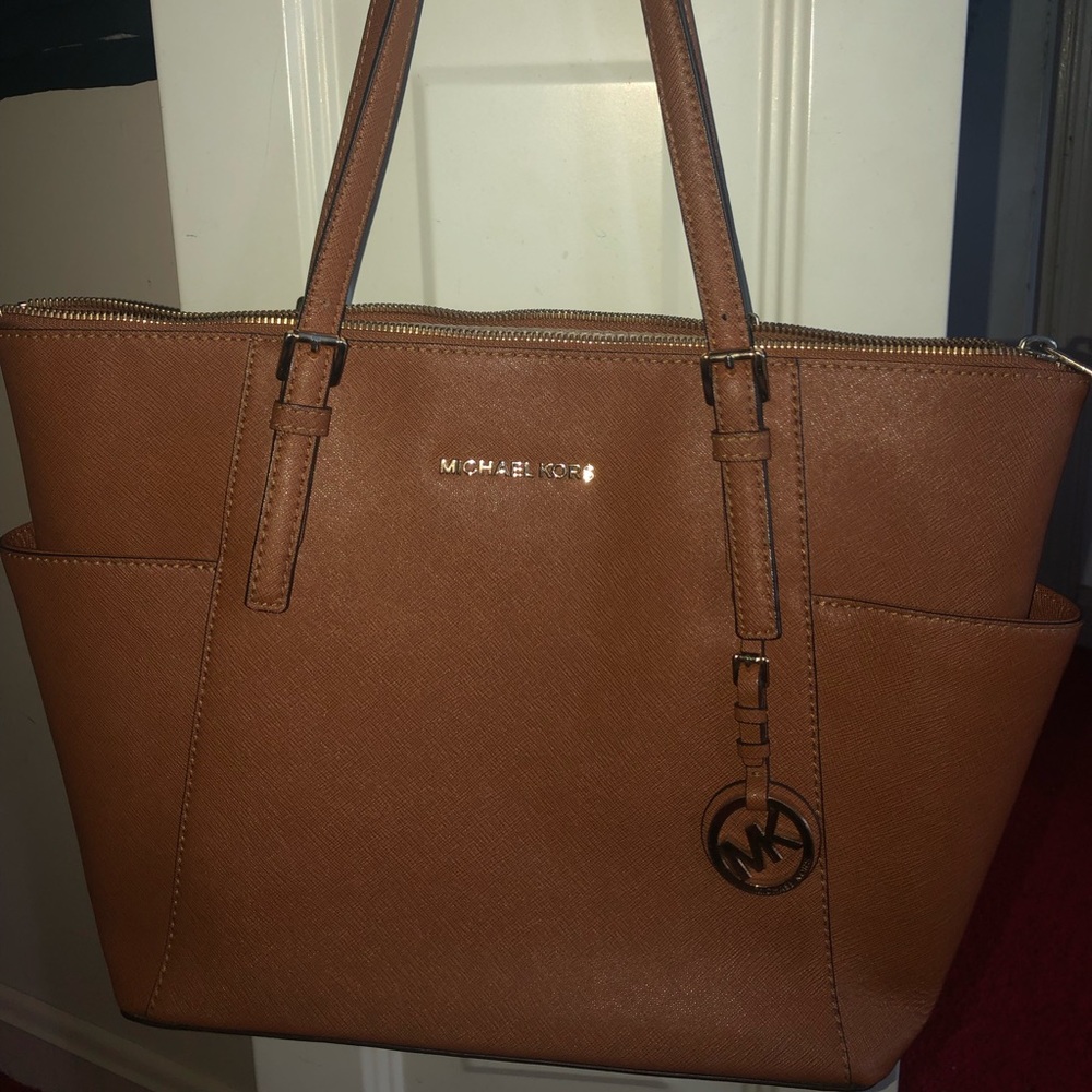 Michael Kors Jet Set Tote